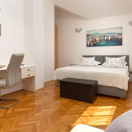 Znjan - Sea View Oda ve Kahvaltı 4*